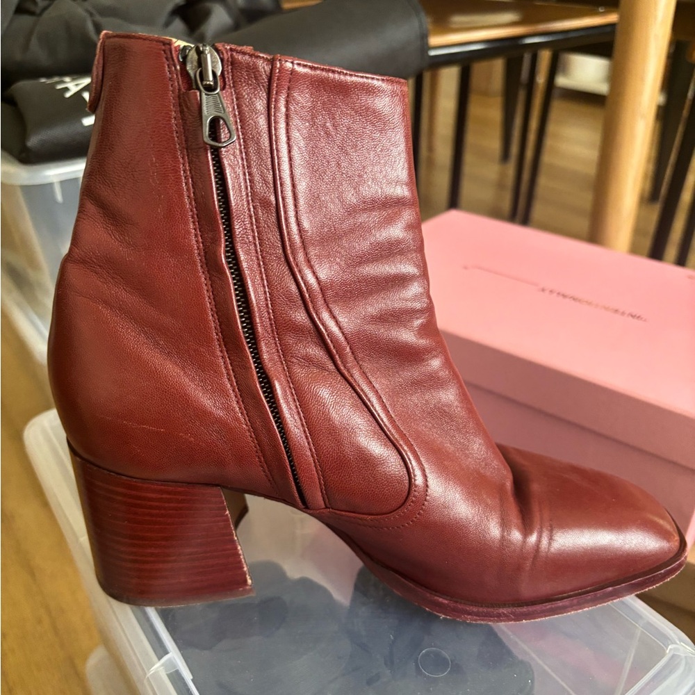 LABUCQ Burgundy Leather Ankle Boots